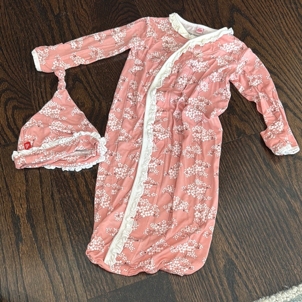 Willow grove pajama gown with hat magnetic me